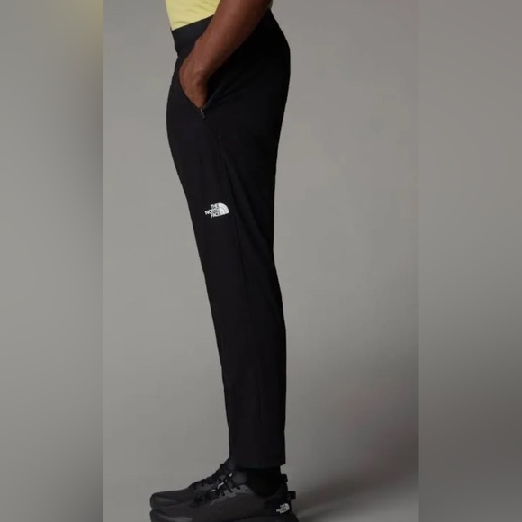 The North Face Men's Black Joggers - Picture 5 of 5